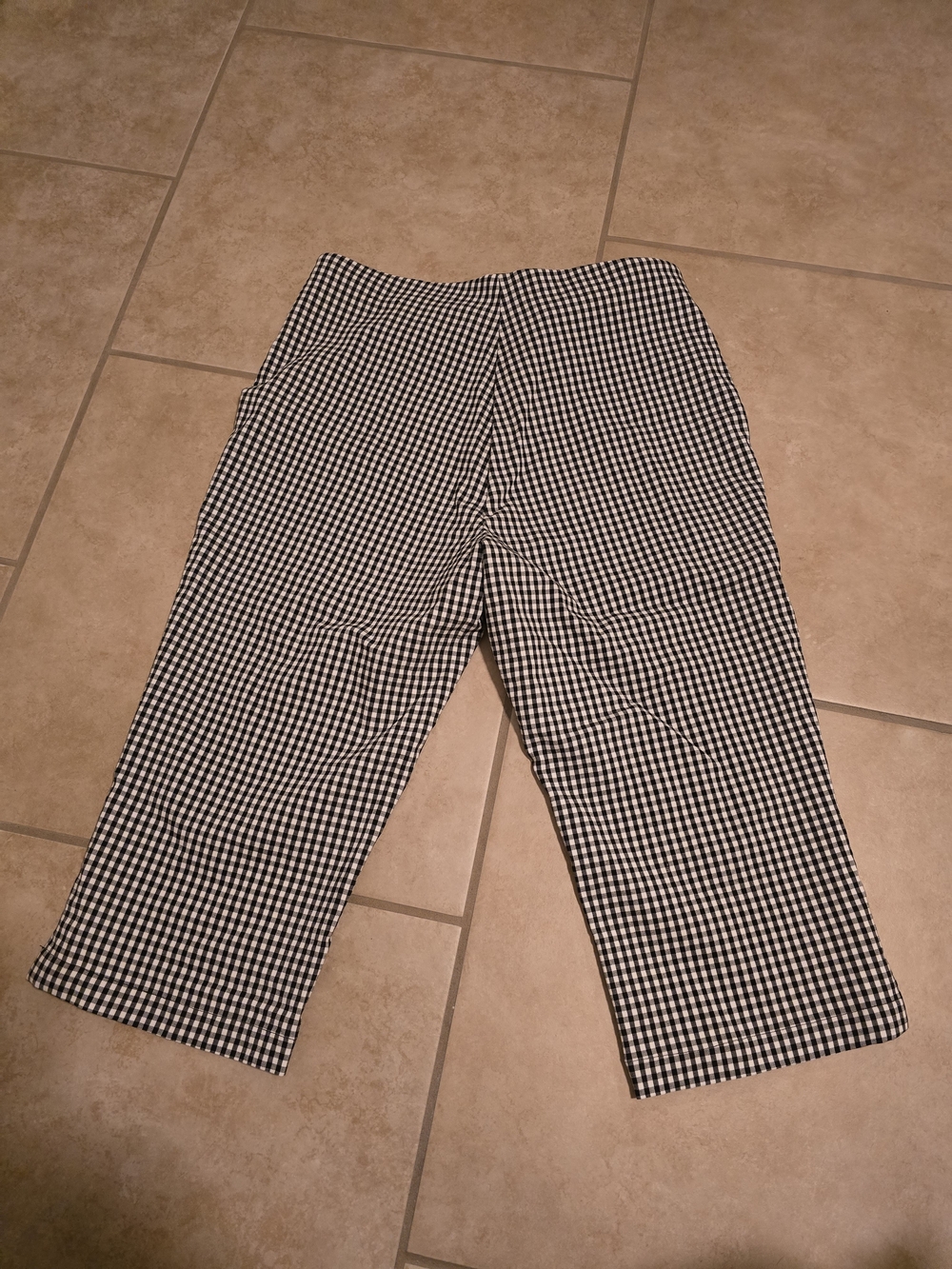 Premise Black & White Gingham Capris